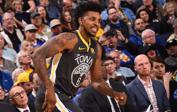 舆论为何跑 舆论为何跑