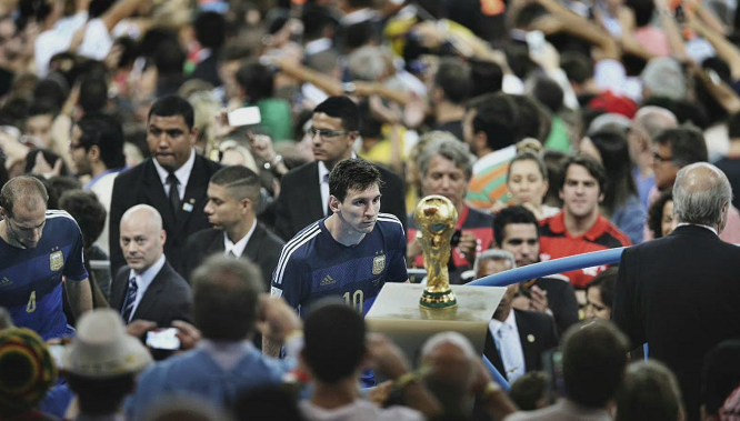 克雷莫内塞总监：我们想签一名后卫，马里亚努奇可能会是目标