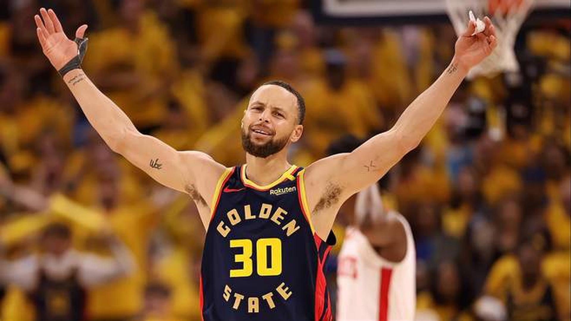 偏向于